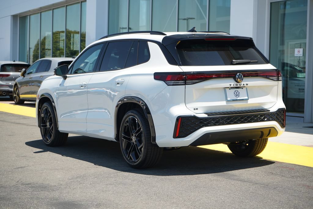 New 2026 Volkswagen Tiguan SE R-Line FWD image 3