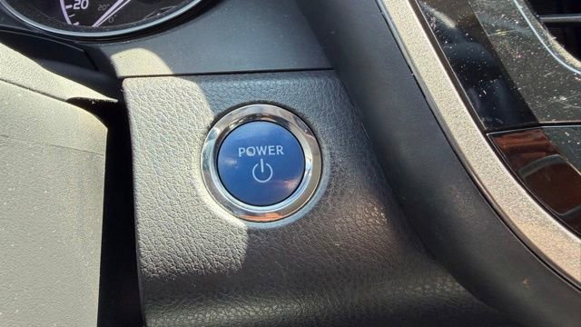 Used 2022 Toyota Camry SE FWD image 5