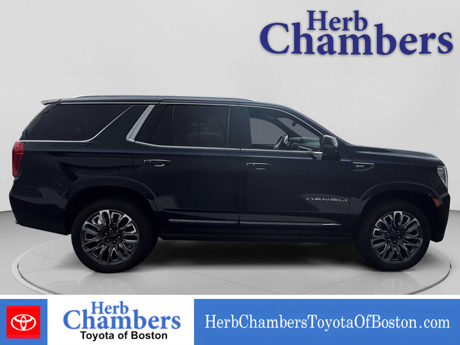 Used 2024 GMC Yukon Denali Ultimate AWD/4WD image 13