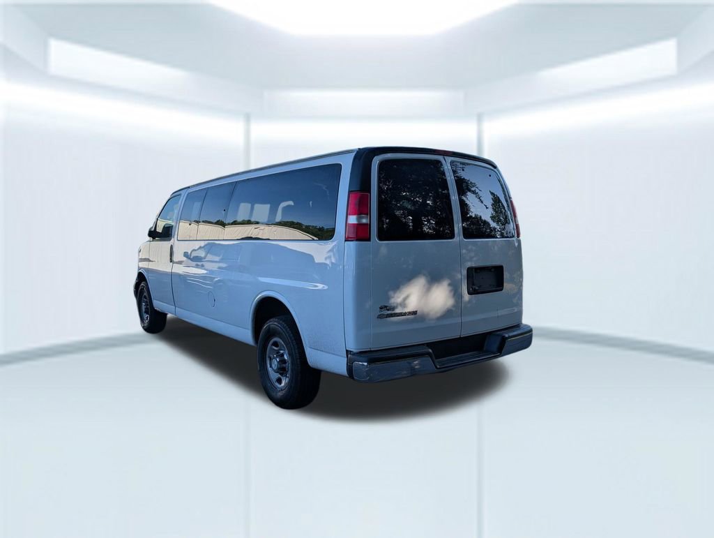 Used 2019 Chevrolet Express 3500 LT w/ LT Preferred Equipment Group RWD image 4