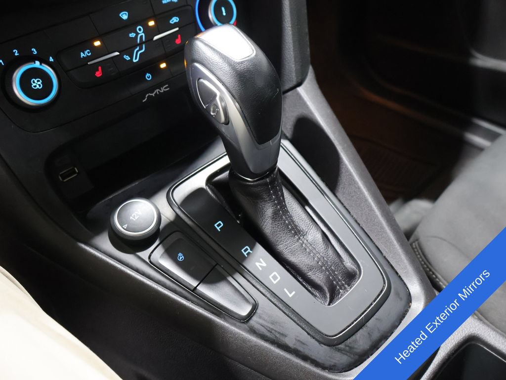 Used 2015 Ford Focus SE w/ SE Cold Weather Package FWD image 9