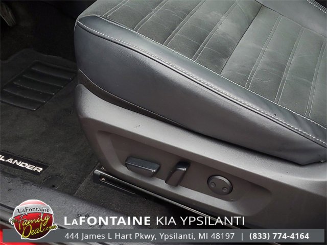 Used 2024 Mitsubishi Outlander SE Black Edition image 15