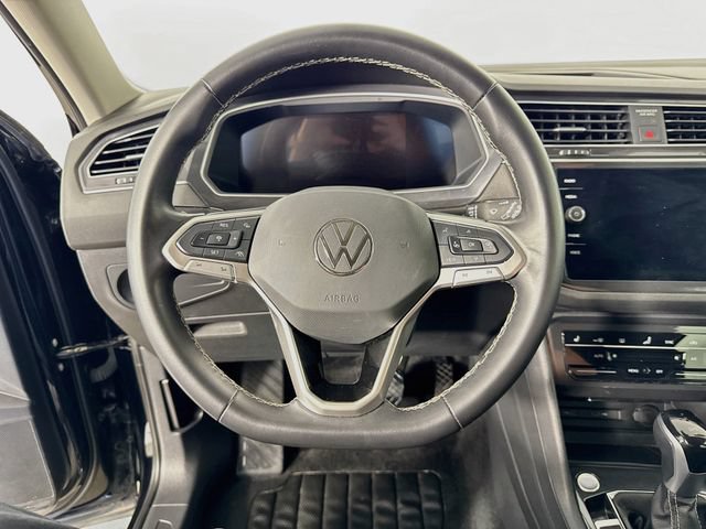 Used 2024 Volkswagen Tiguan SE AWD/4WD image 12