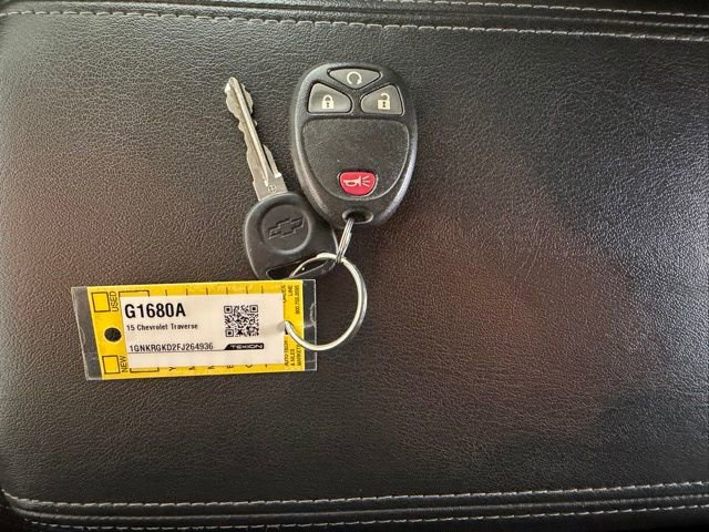 Used 2015 Chevrolet Traverse LT w/ Style and Technology Package FWD image 41