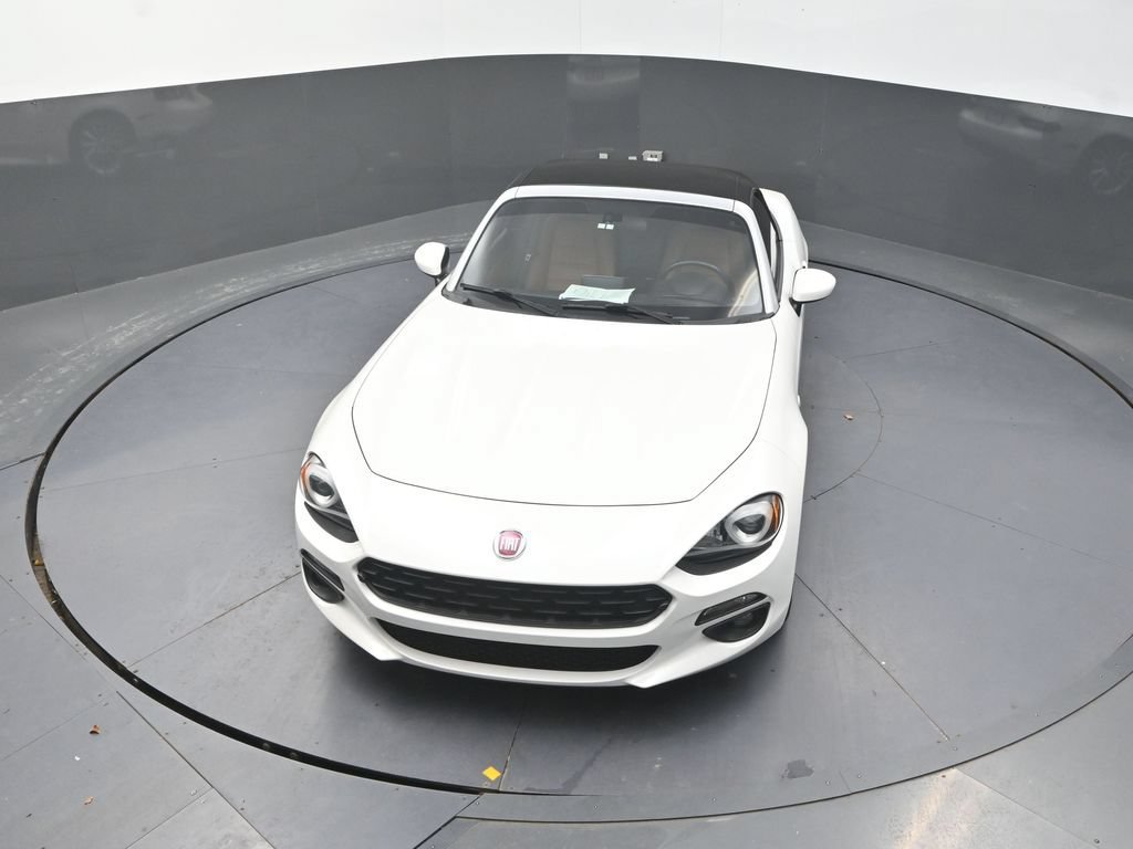 Used 2019 FIAT 124 Spider Lusso w/ Navigation & Sound Group RWD image 15