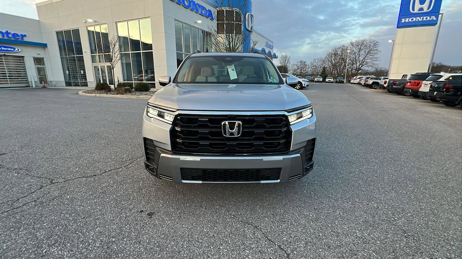 New 2026 Honda Pilot Touring image 9