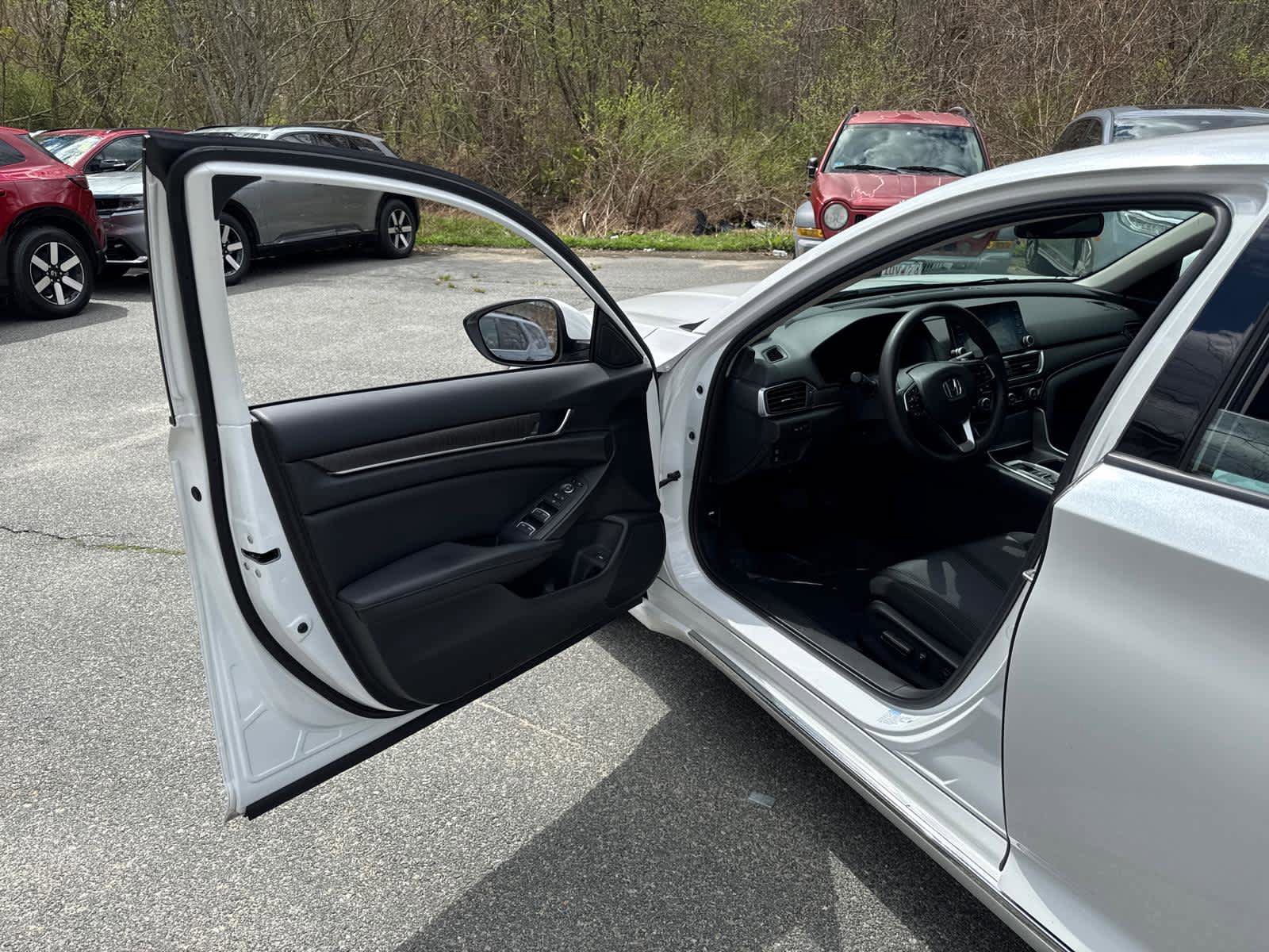 Used 2019 Honda Accord EX image 12