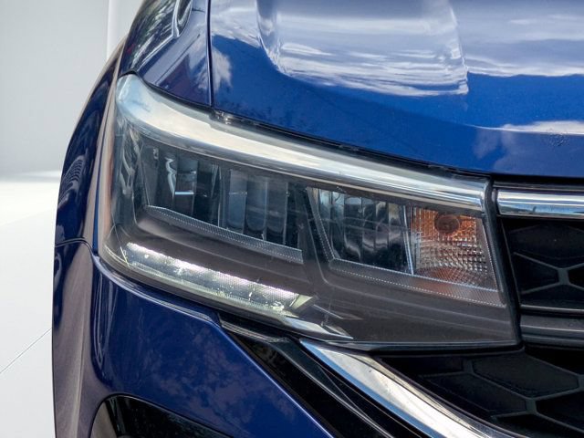 Used 2022 Volkswagen Taos SE w/ Panoramic Sunroof Package FWD image 9