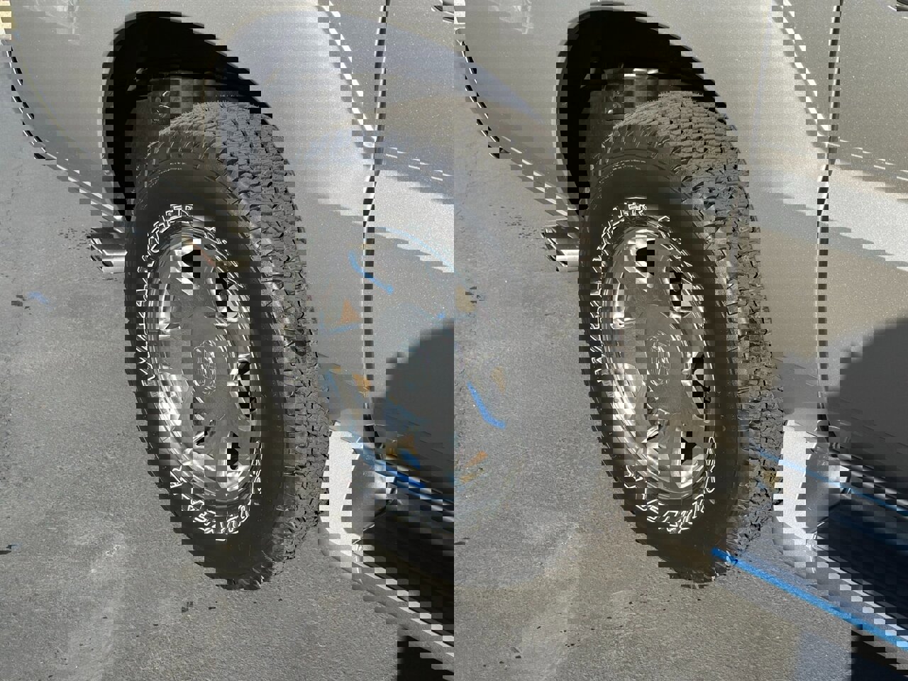 Used 2002 Cadillac Escalade EXT image 14