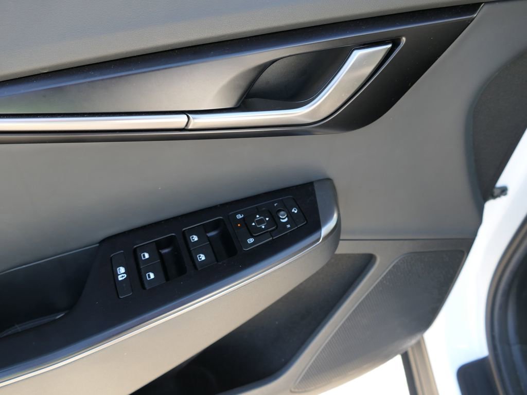 Used 2025 Kia EV6 Light image 13