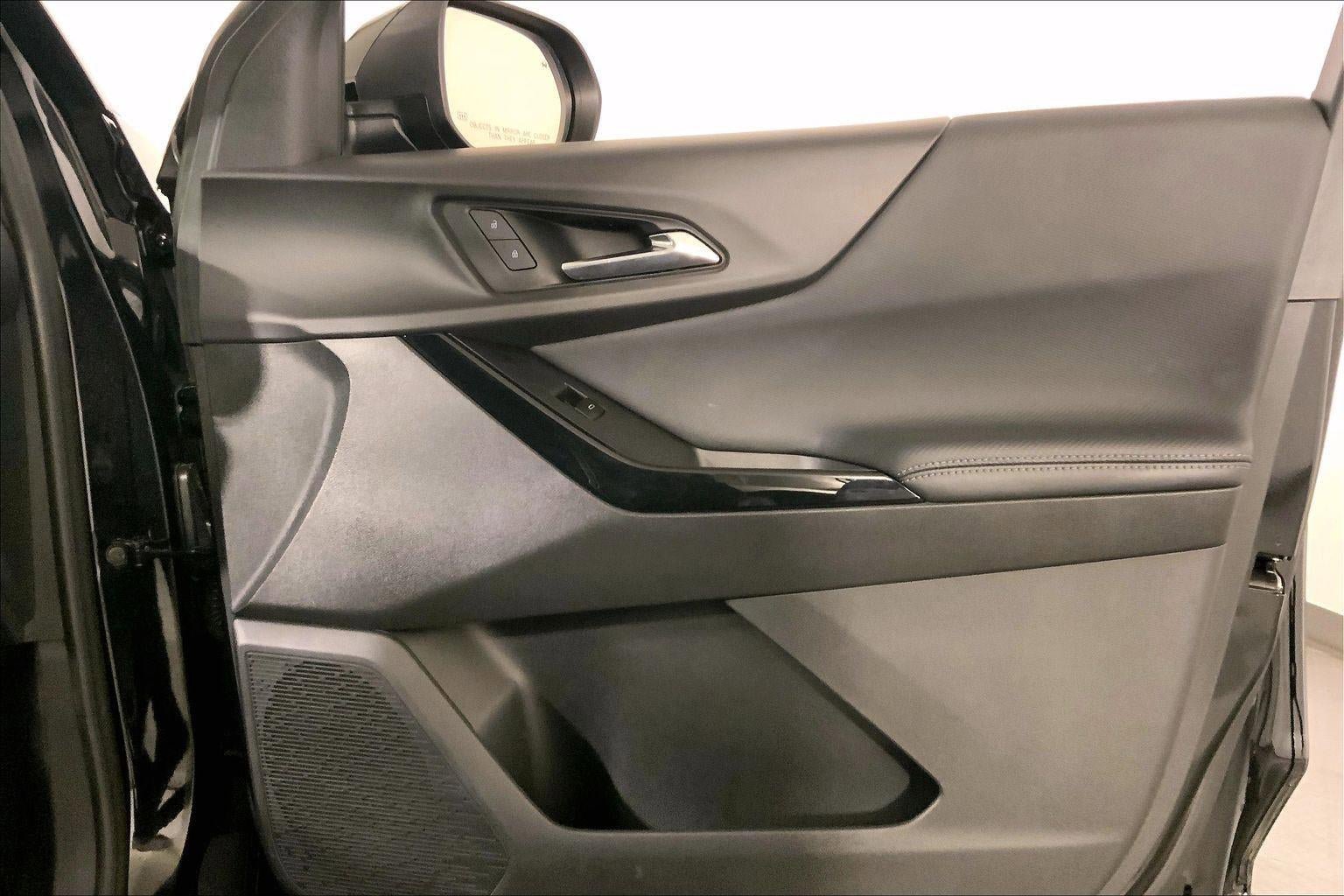Used 2025 Chevrolet Equinox LT image 25