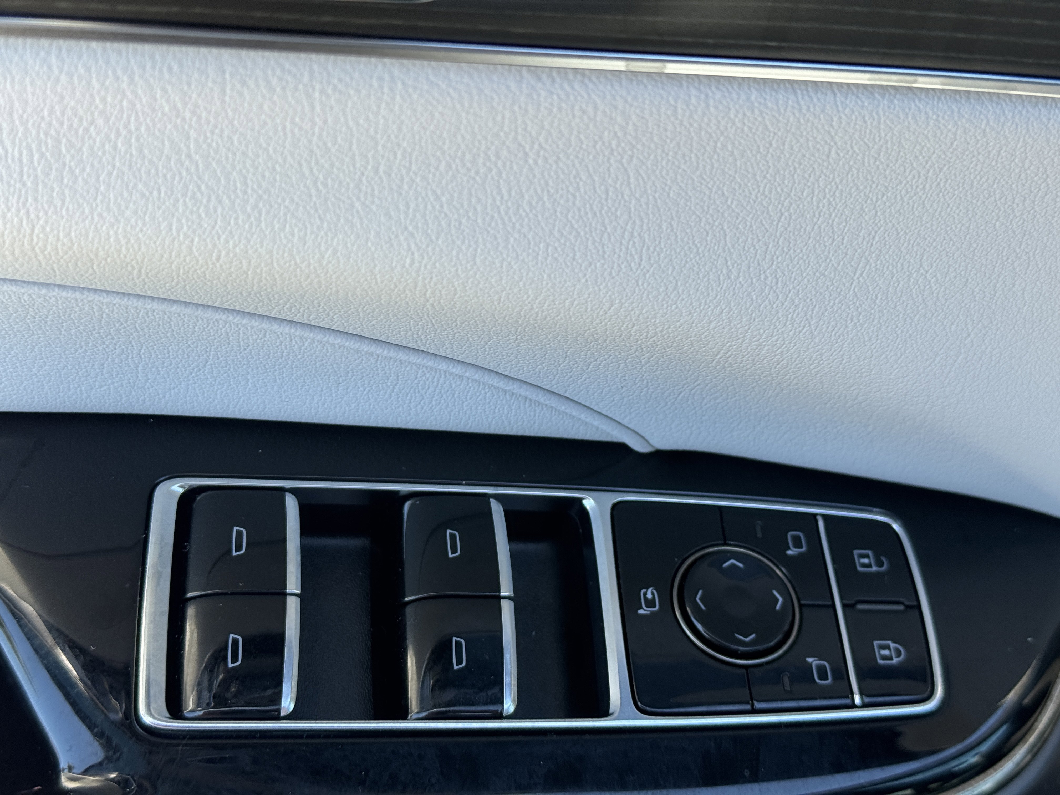 New 2026 Cadillac Lyriq Luxury image 19