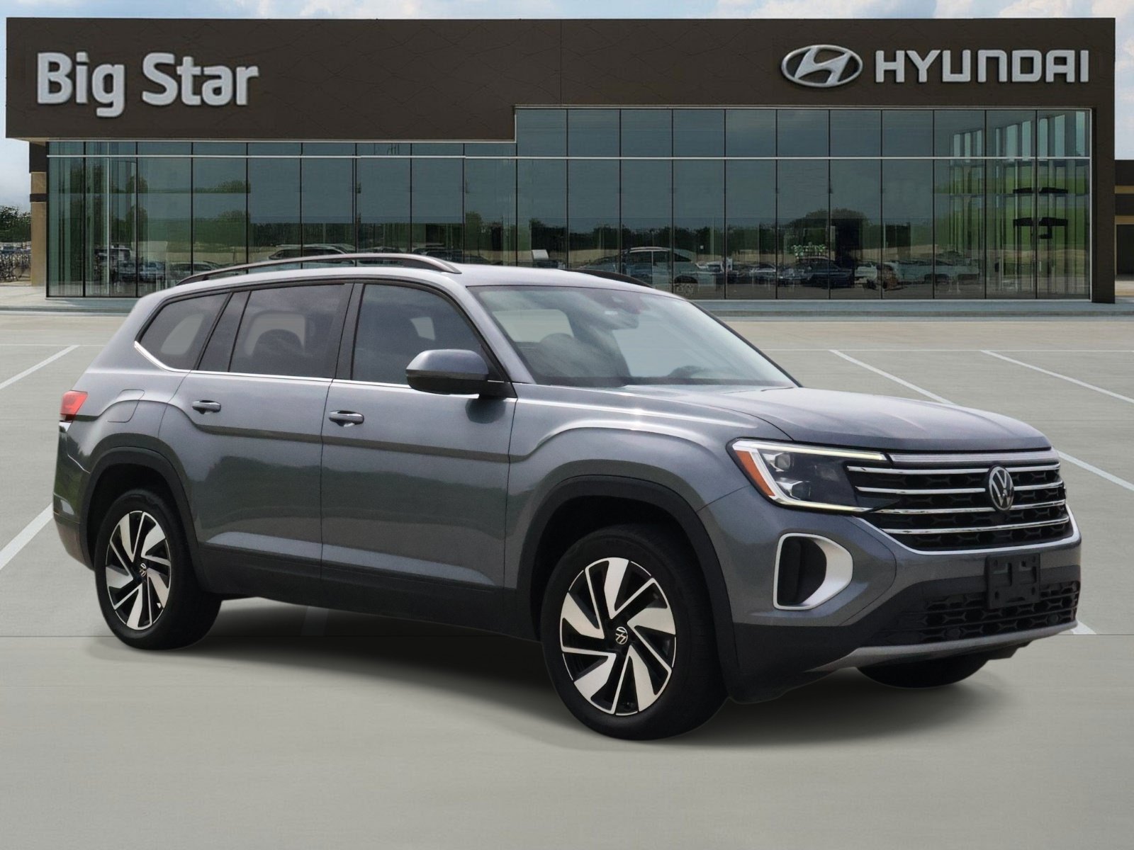 Used 2024 Volkswagen Atlas SE FWD image 6