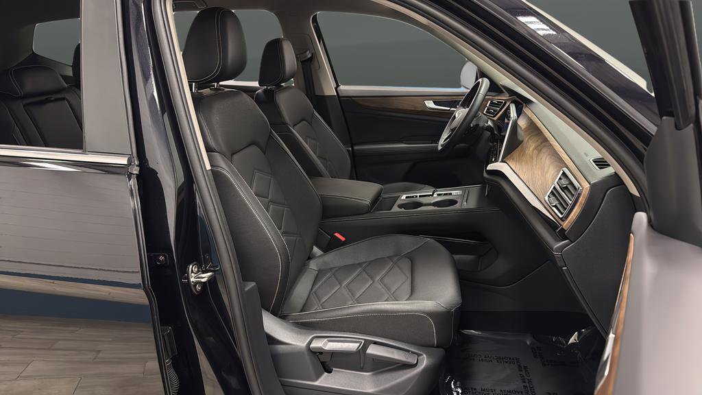 Used 2025 Volkswagen Atlas SE image 23