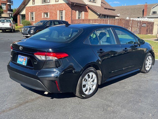 Used 2023 Toyota Corolla LE image 7