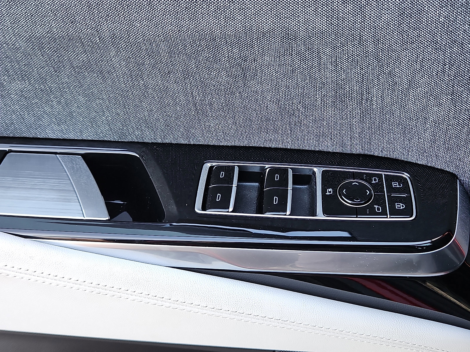 New 2026 Cadillac Escalade Platinum Sport w/ LPO, ONYX Package image 10