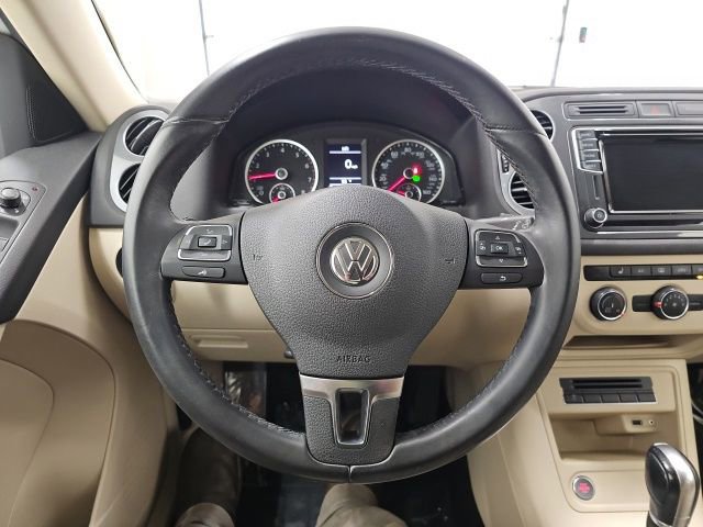 Used 2017 Volkswagen Tiguan S image 17