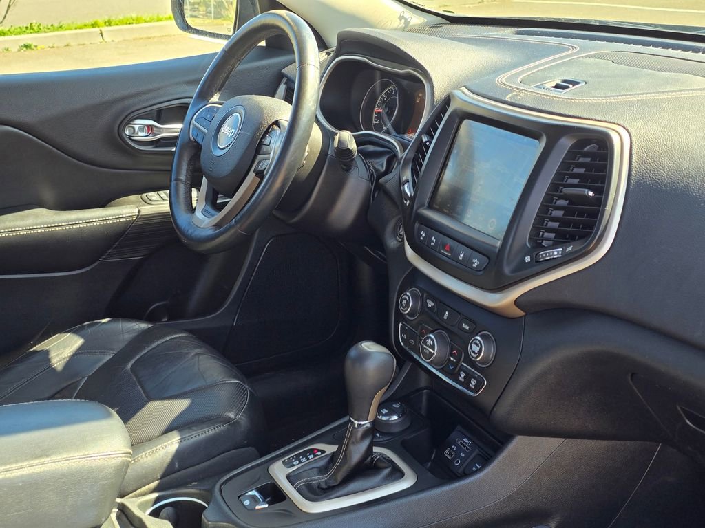 Used 2014 Jeep Cherokee Limited w/ Technology Group image 19