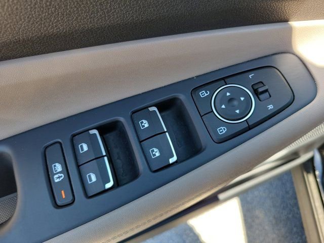 Used 2023 Hyundai Santa Fe SEL FWD image 18
