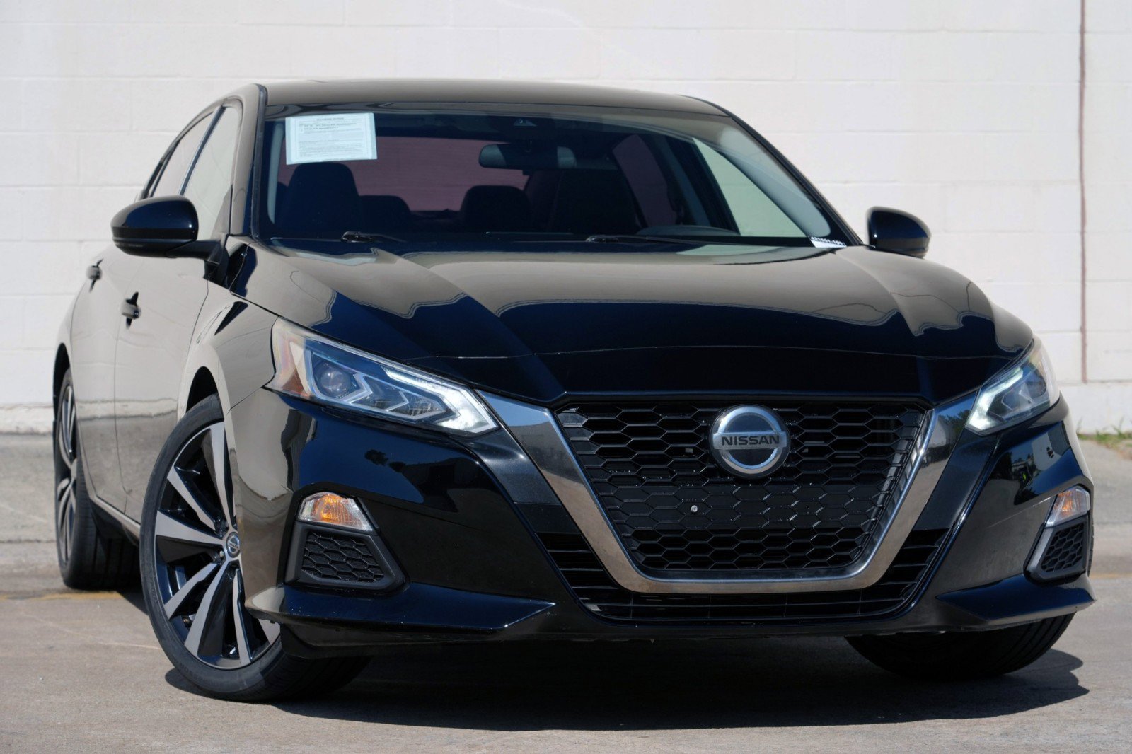 Used 2021 Nissan Altima 2.5 SR w/ SR Premium Package FWD image 2