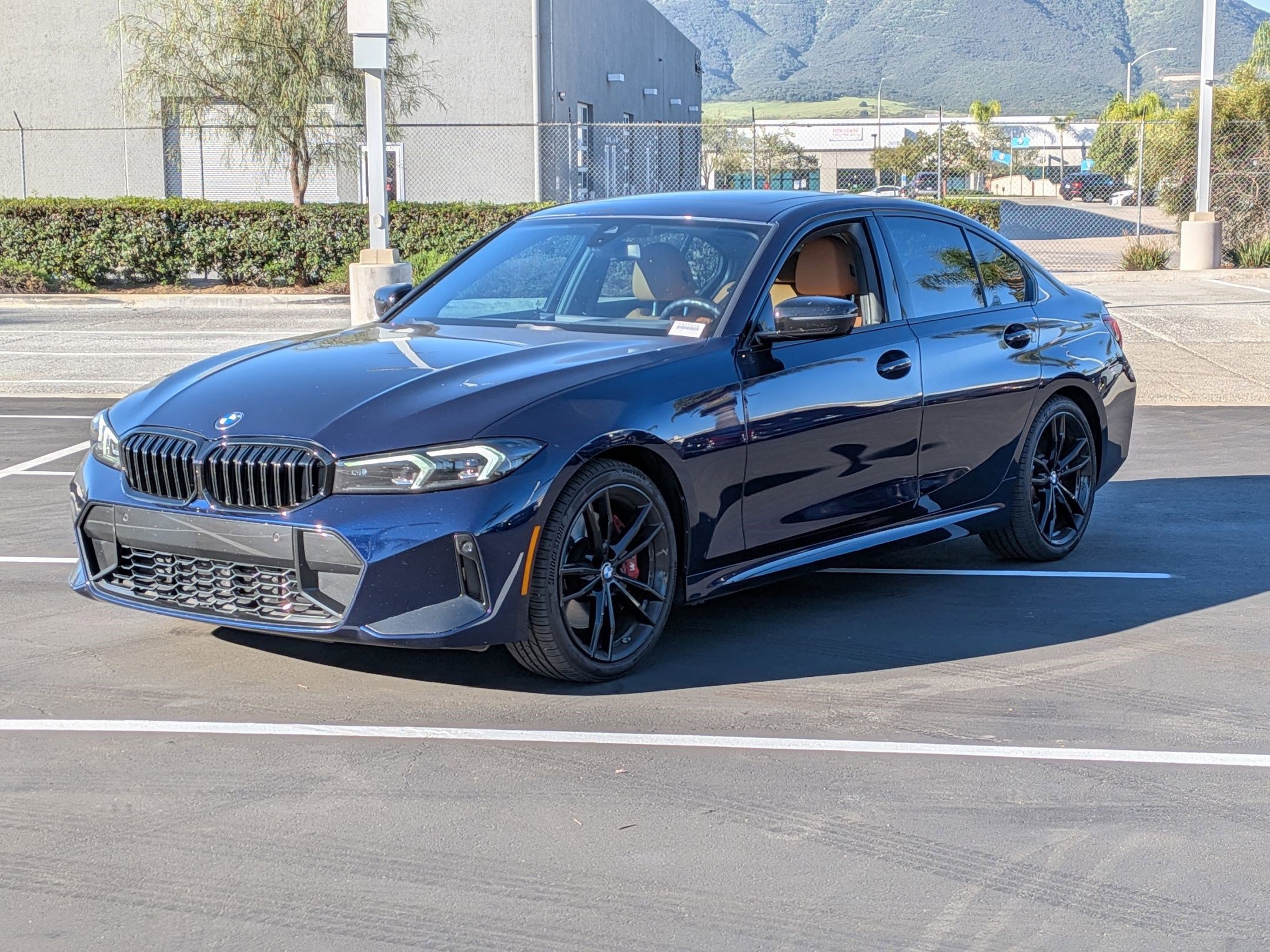Certified 2023 BMW 330i 330i w/ M Sport Package image 5
