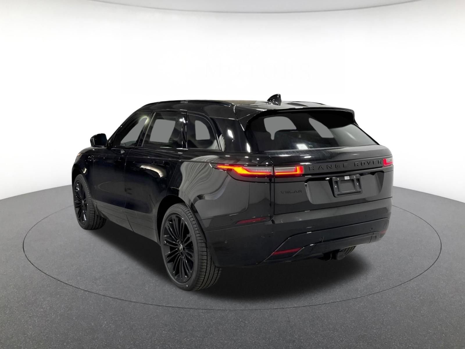 New 2026 Land Rover Range Rover Velar Dynamic SE image 3