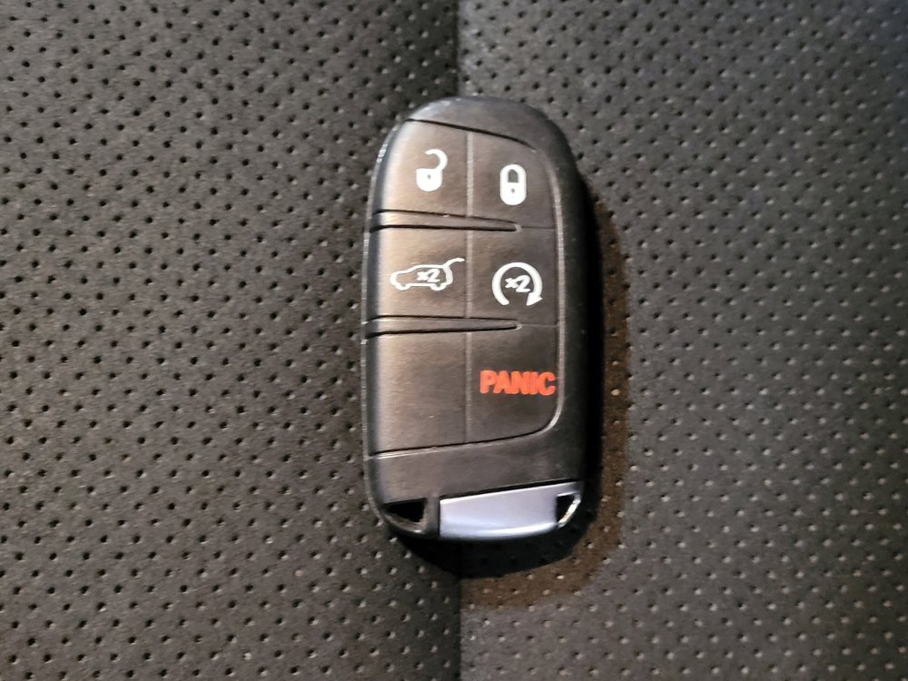 Used 2022 Jeep Grand Cherokee Laredo X image 32