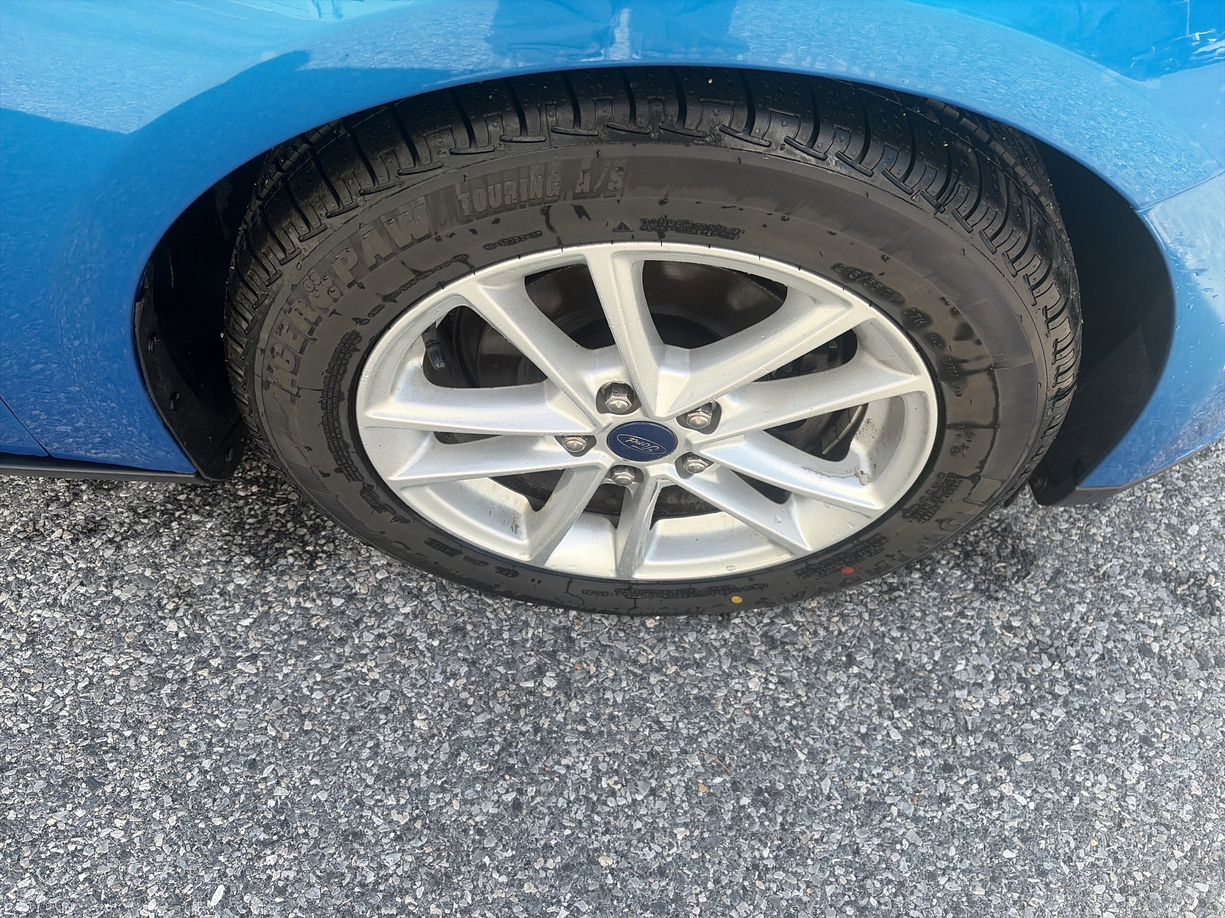 Used 2016 Ford Focus SE w/ SE Cold Weather Package FWD image 12