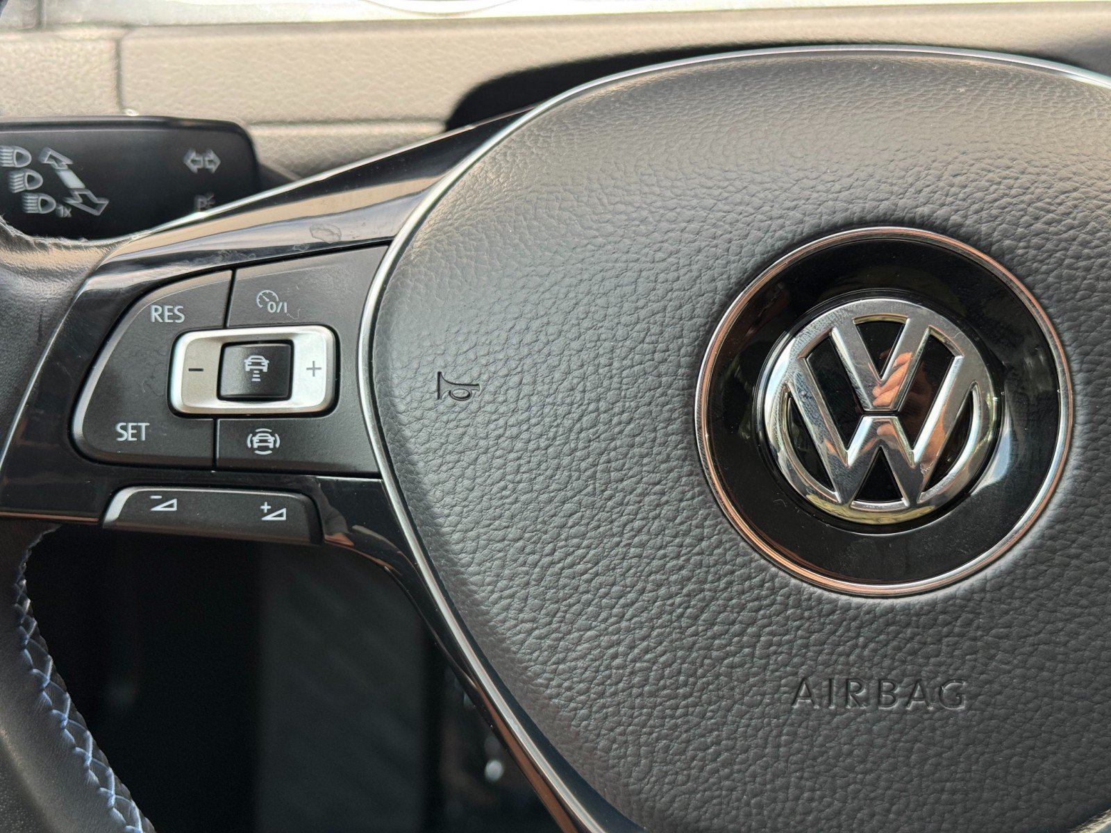 Used 2019 Volkswagen e-Golf SE w/ Driver Assistance Package FWD image 19