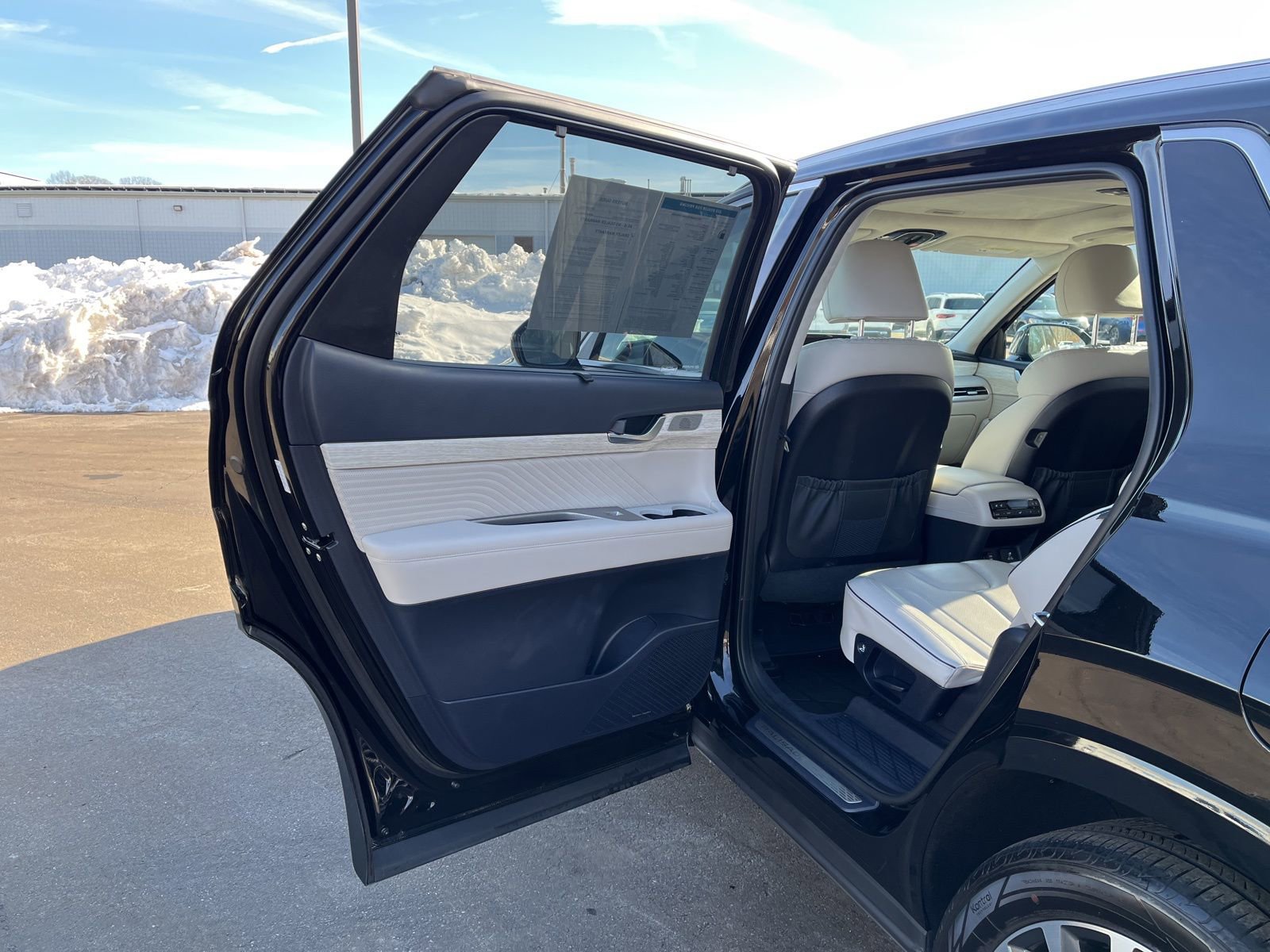 Used 2023 Hyundai Palisade Calligraphy image 21