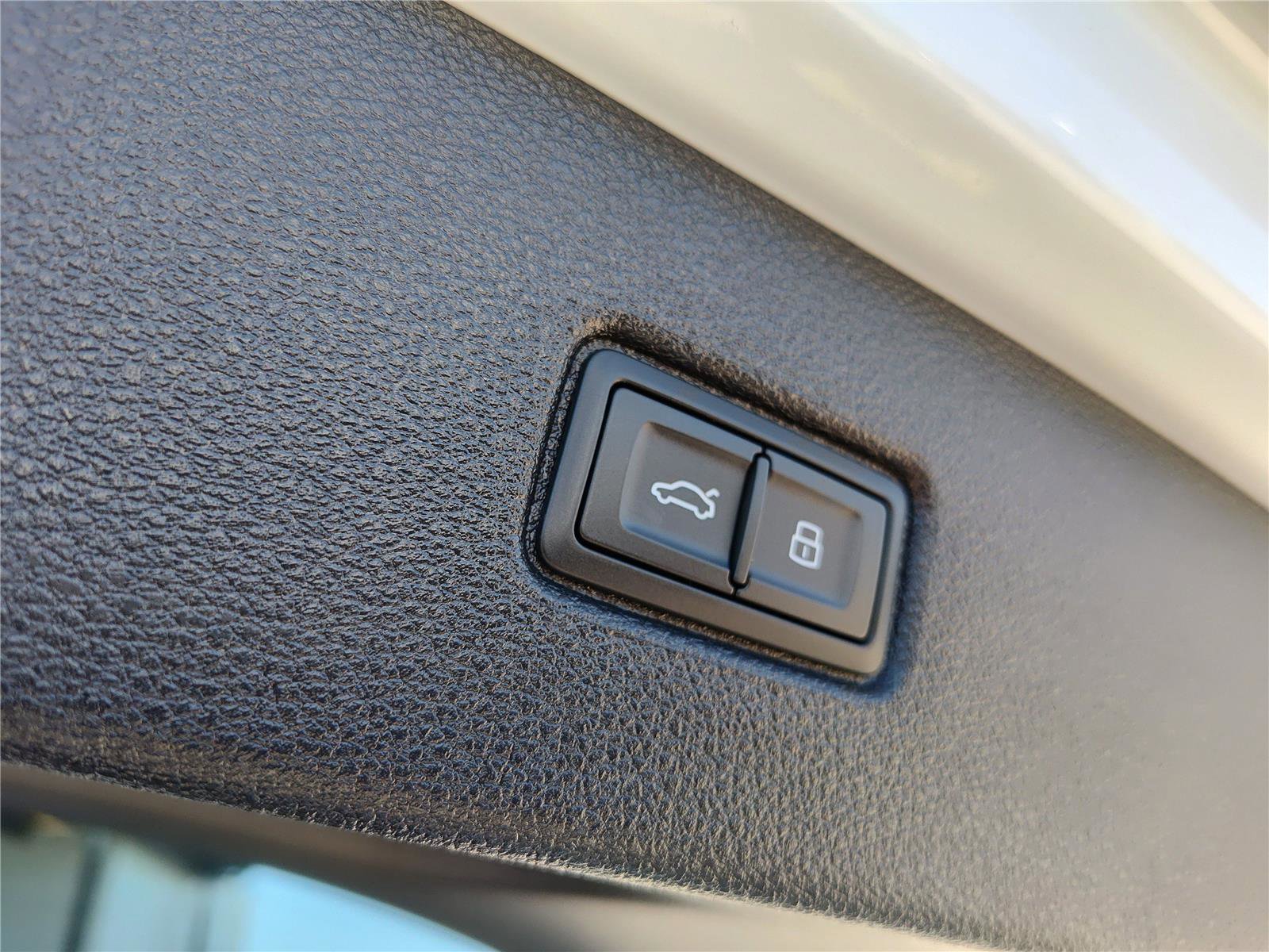 Used 2023 Audi Q7 3.0T Premium image 8