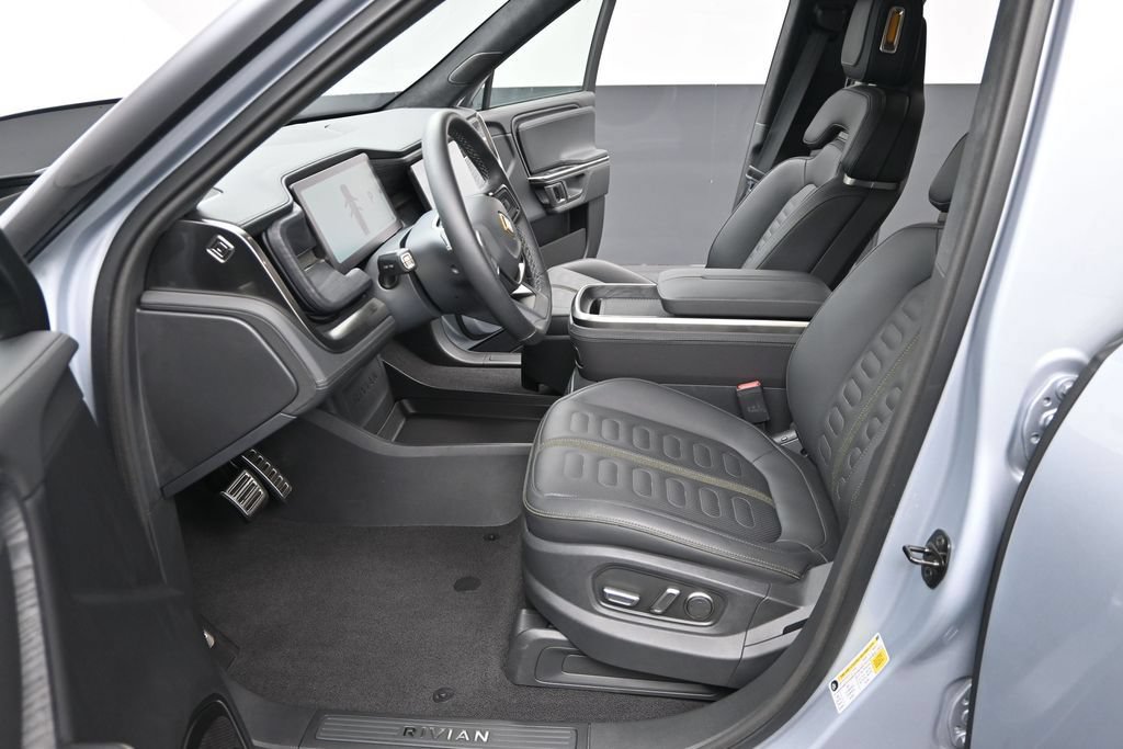 Used 2023 Rivian R1S Adventure AWD/4WD image 15