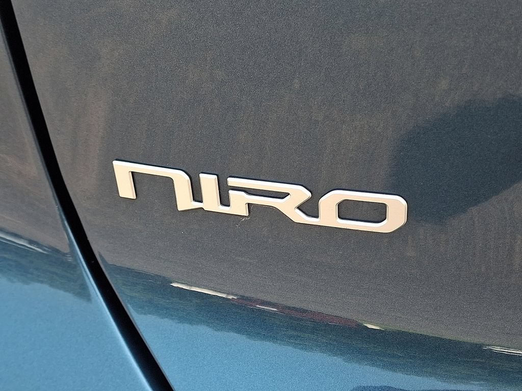 Used 2025 Kia Niro EX w/ EX Cold Weather Package FWD image 31