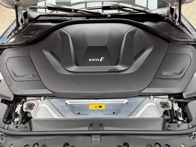 Certified 2022 BMW i4 eDrive40 w/ M Sport Package image 28