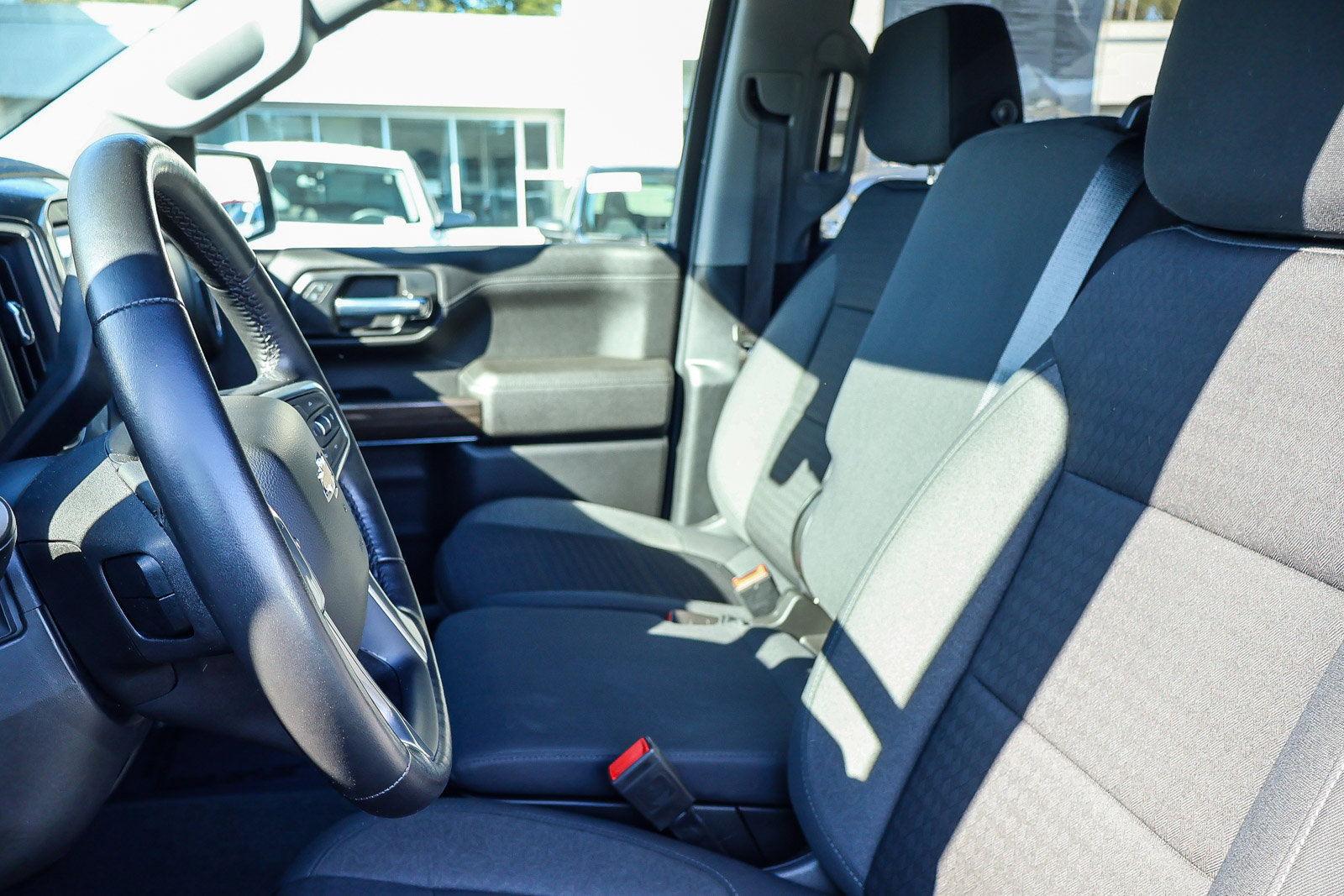 Used 2022 Chevrolet Silverado 1500 LT image 13