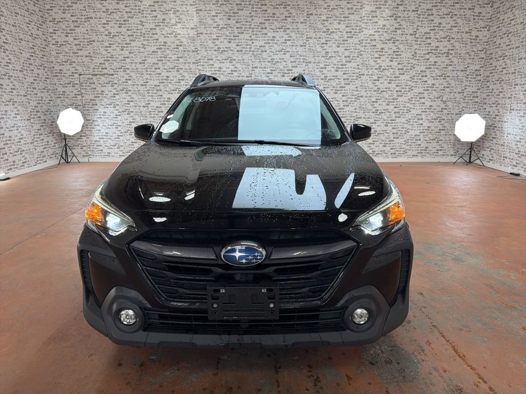 Used 2023 Subaru Outback Premium AWD/4WD image 2