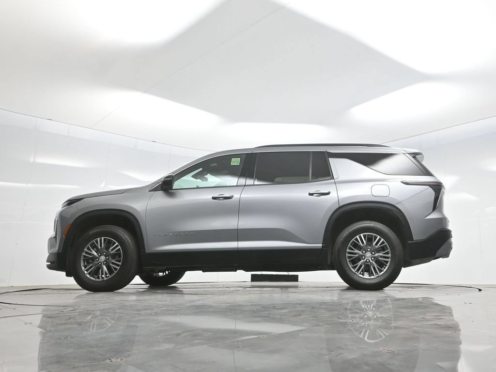 Used 2025 Chevrolet Traverse LT AWD/4WD image 63