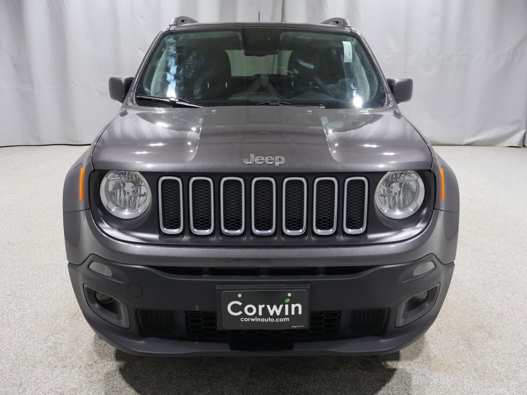 Used 2018 Jeep Renegade Latitude w/ UConnect 8.4 Nav Group AWD/4WD image 6