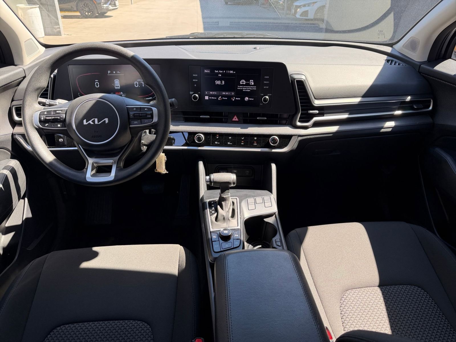 Used 2025 Kia Sportage LX image 31