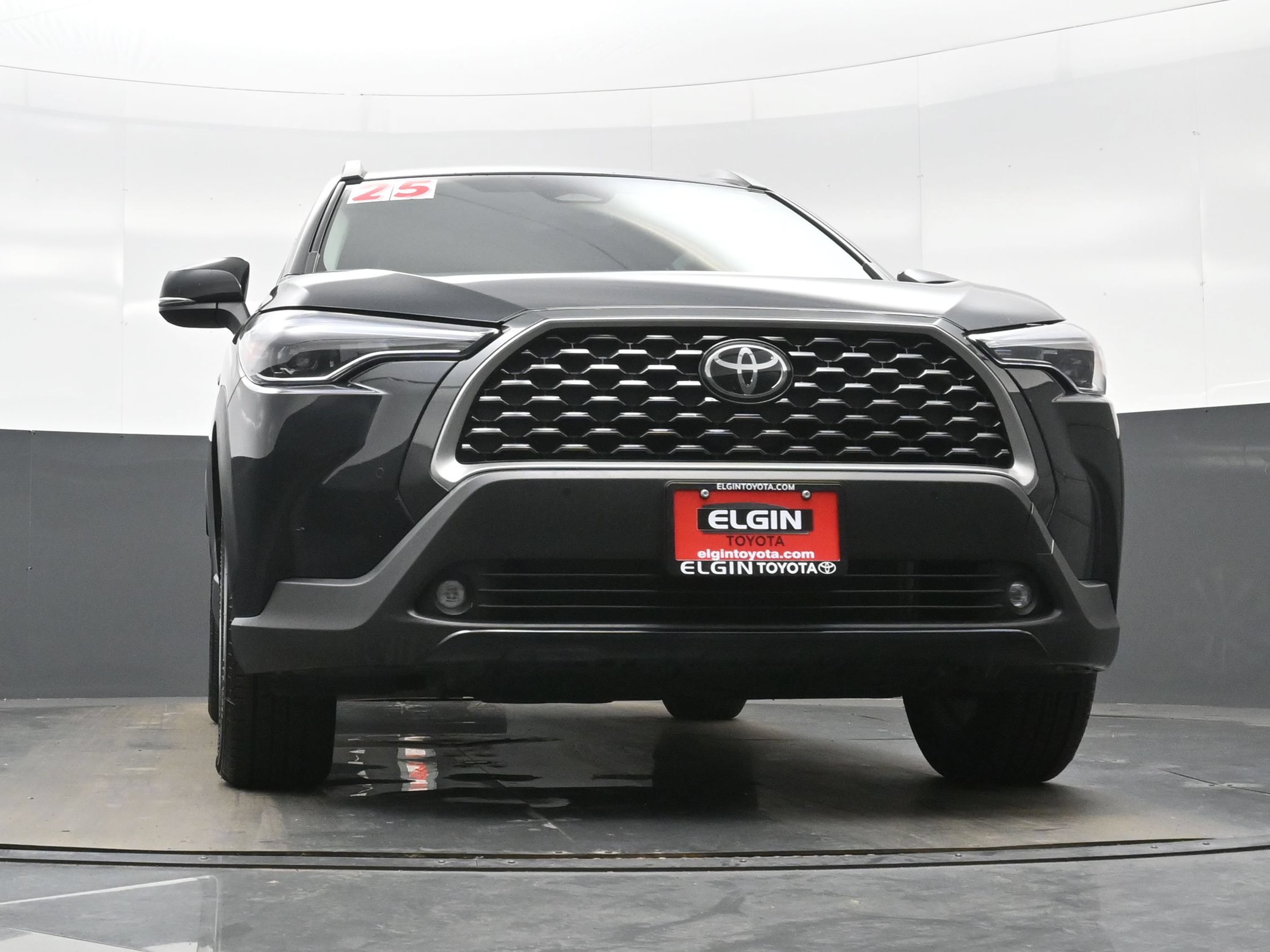Used 2025 Toyota Corolla Cross XLE AWD/4WD image 28