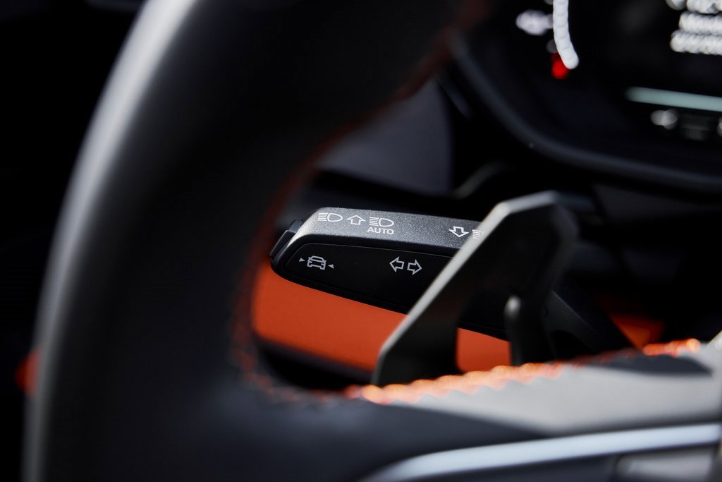 Used 2025 Lamborghini Urus SE image 61