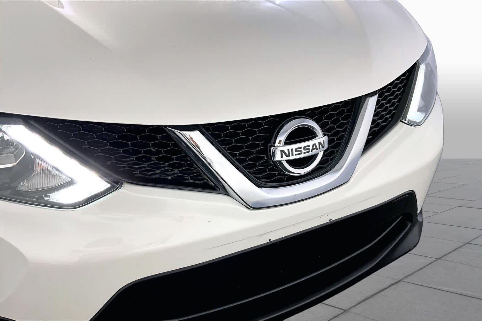Used 2017 Nissan Rogue Sport SV AWD/4WD image 32