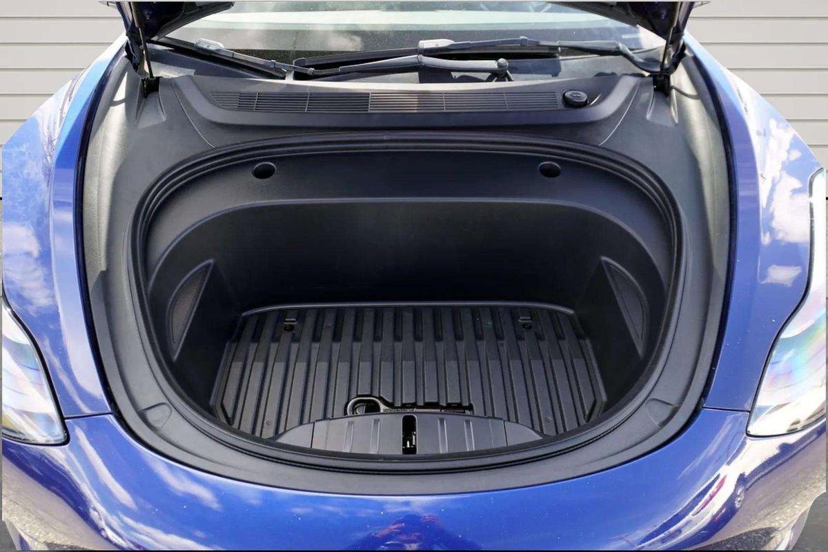 Used 2023 Tesla Model 3 Standard Range image 11