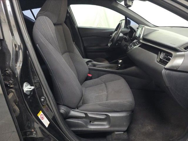 Used 2018 Toyota C-HR XLE FWD image 6