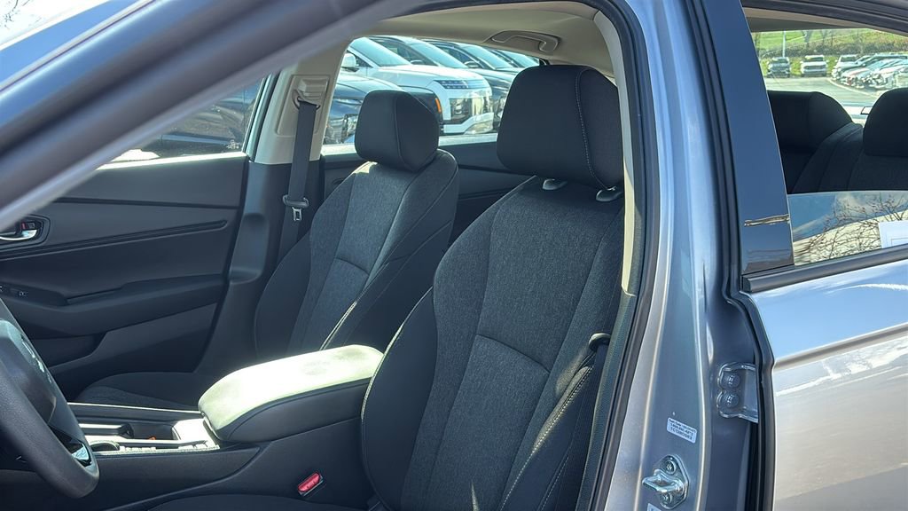 Used 2025 Honda Accord SE image 10