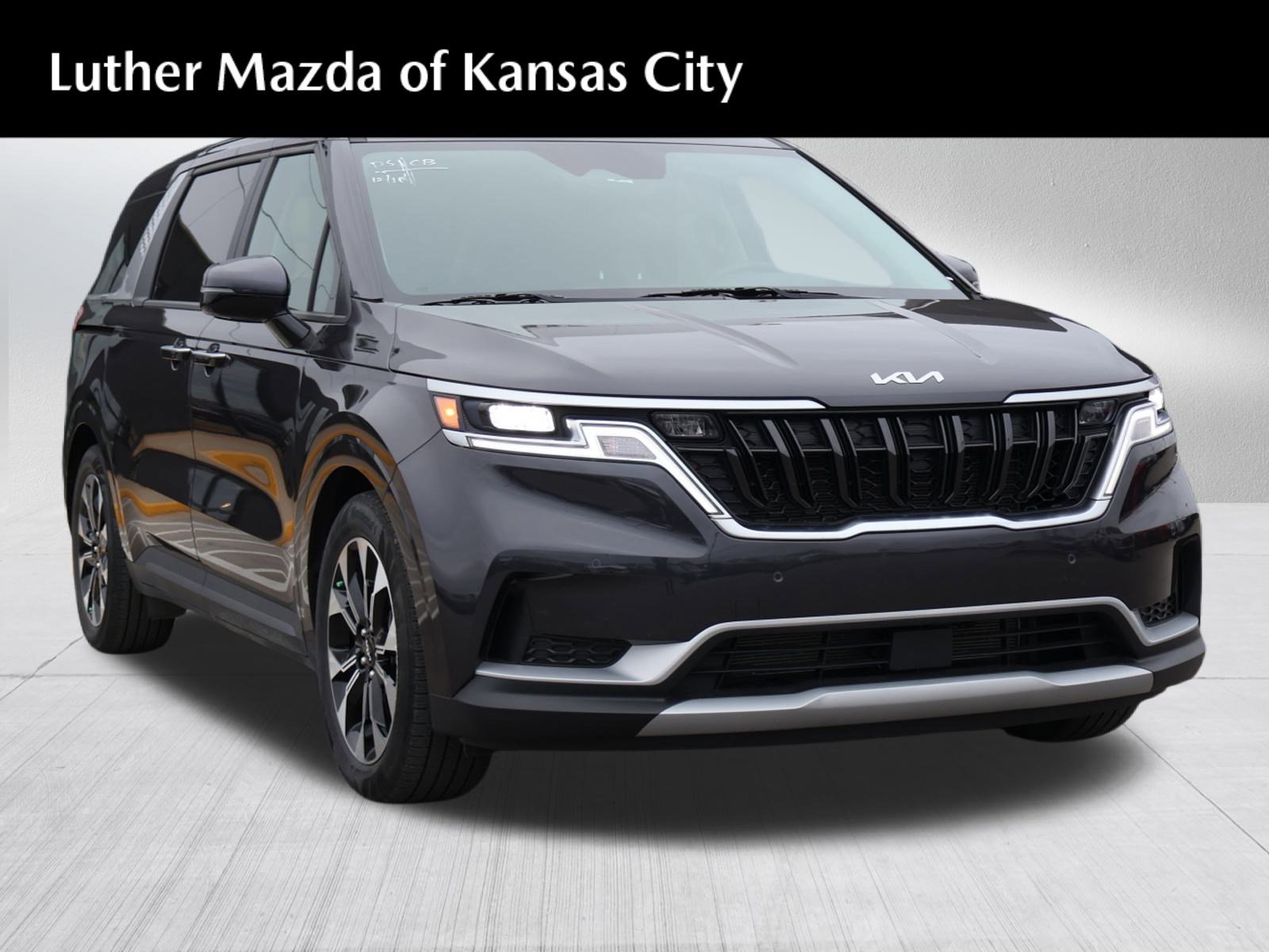 Used 2022 Kia Carnival EX