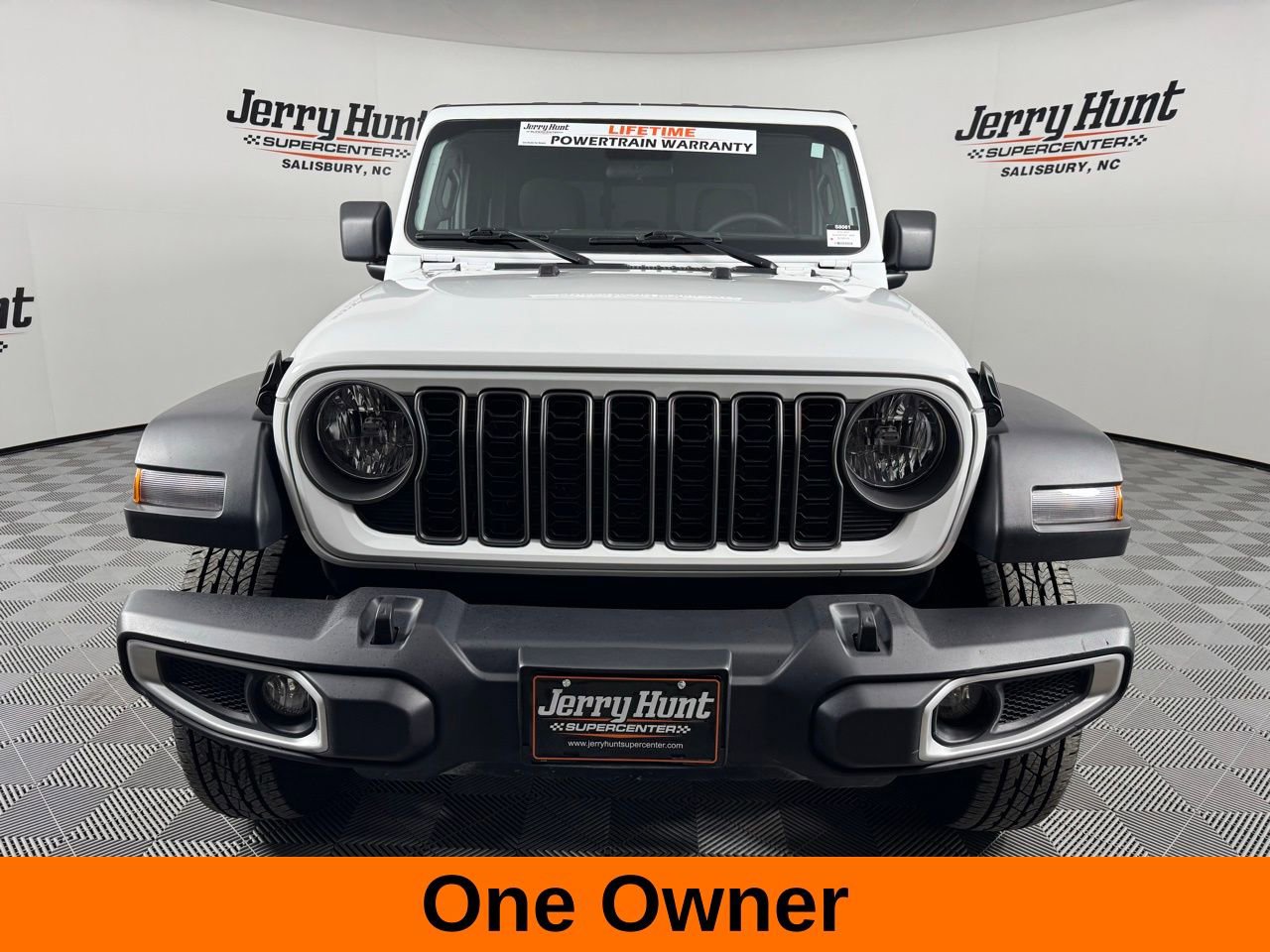 Used 2025 Jeep Gladiator Sport image 5