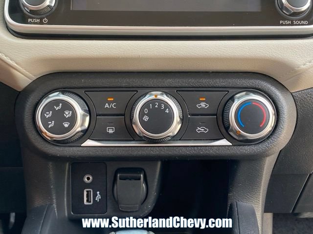 Used 2021 Nissan Versa SV FWD image 26