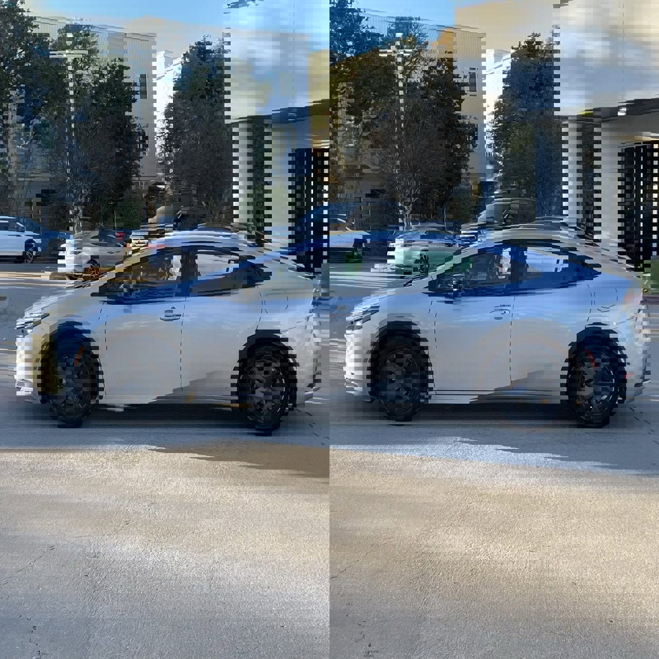 Used 2023 Toyota Prius LE image 3