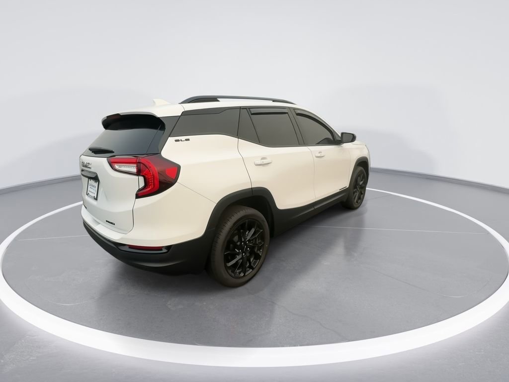Used 2023 GMC Terrain SLE w/ Elevation Edition image 8